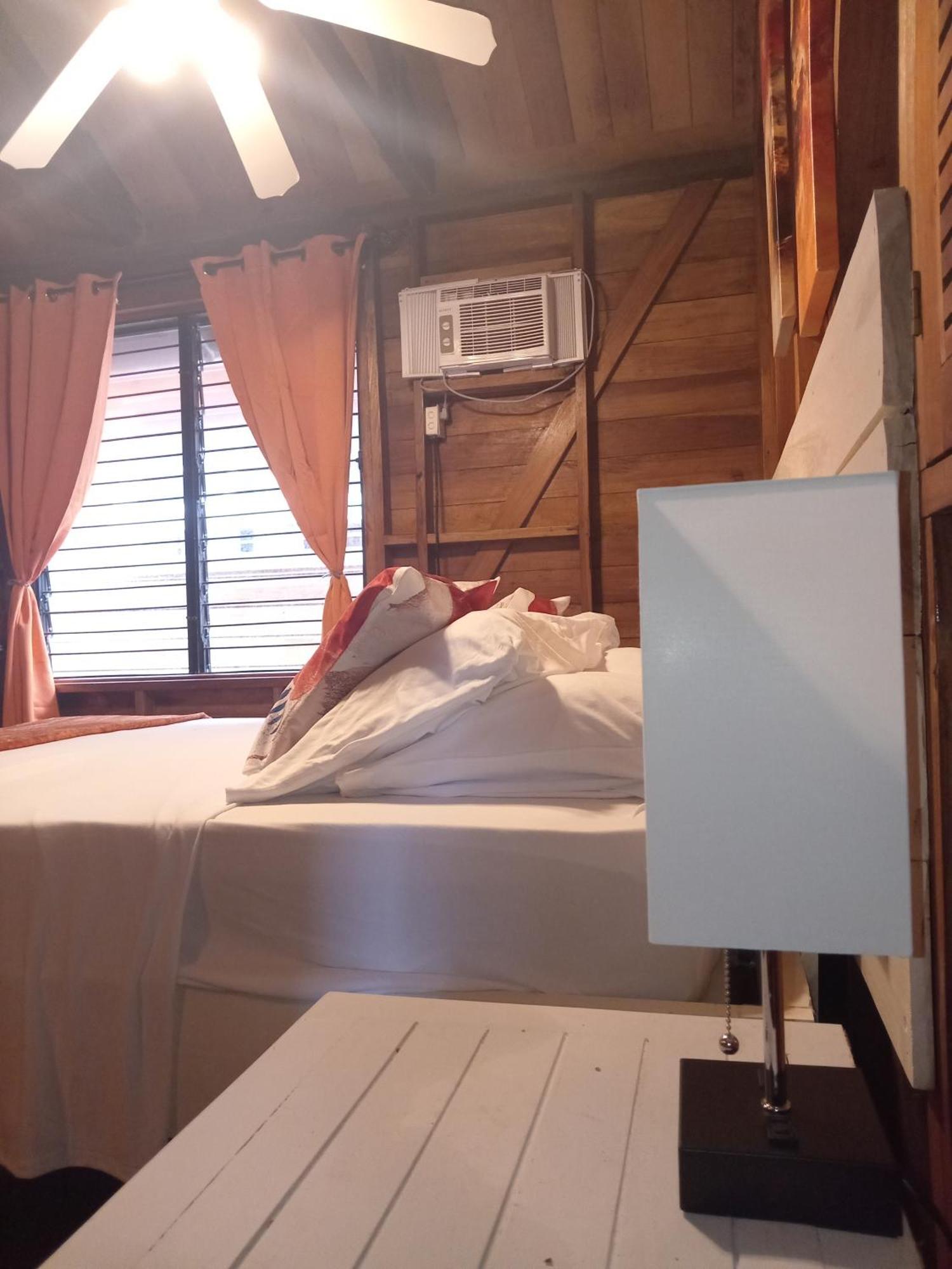Villa Bahia Del Sol Bocas del Toro Esterno foto