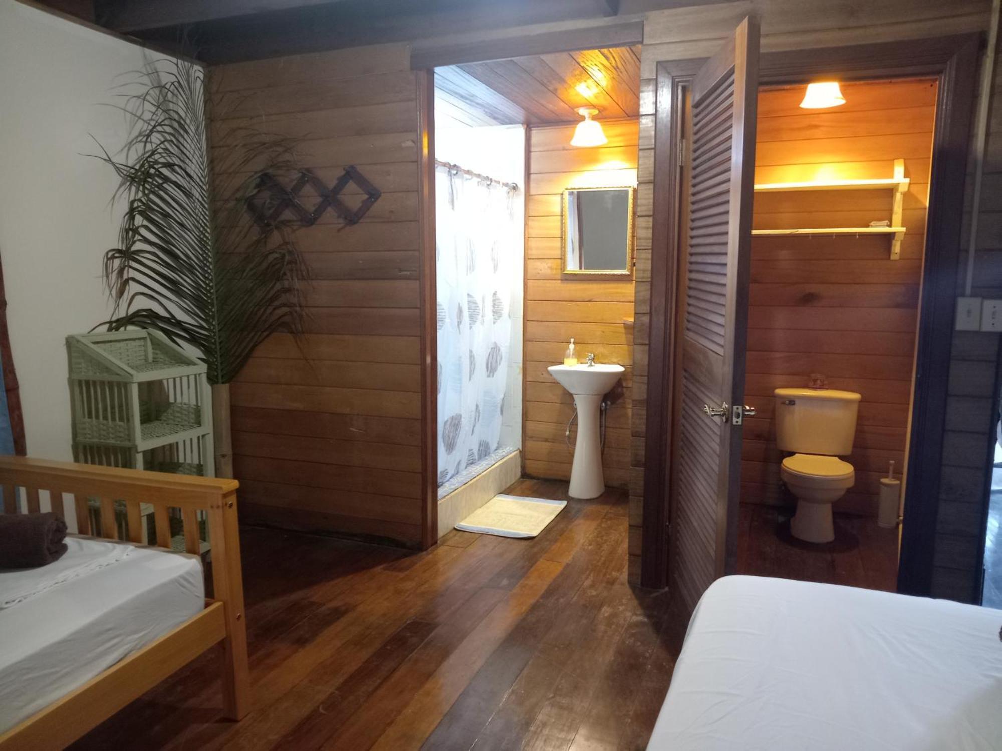 Villa Bahia Del Sol Bocas del Toro Esterno foto
